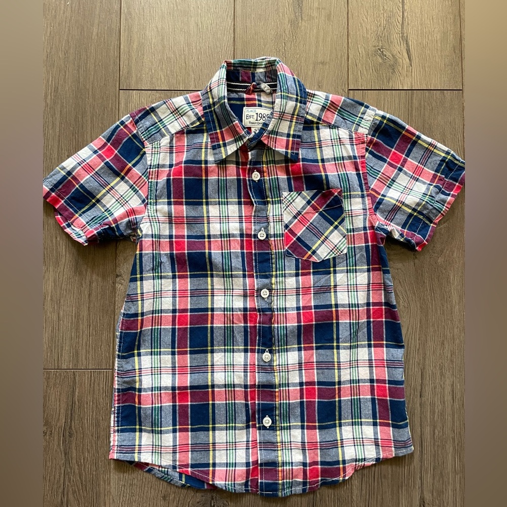 Button down short sleeve shirt size 5/6